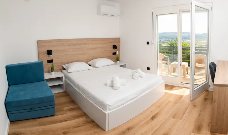 Ensuite apartment with view